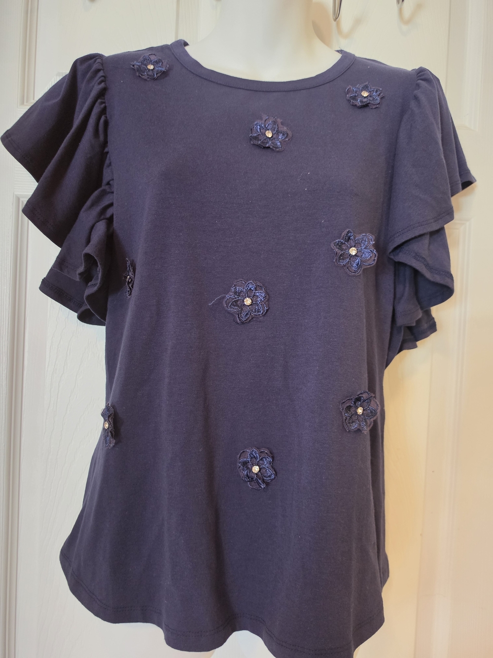 Carolyn Taylor Navy Floral Appliqué Ruffle Sleeve Tee Size Small